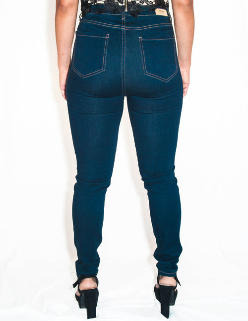 Toro Nic Arti - Eighty7 Boulevard 